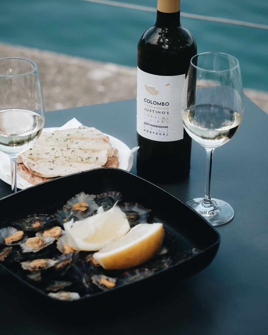 Find-Madeira-Justinos-Reserva-Branco